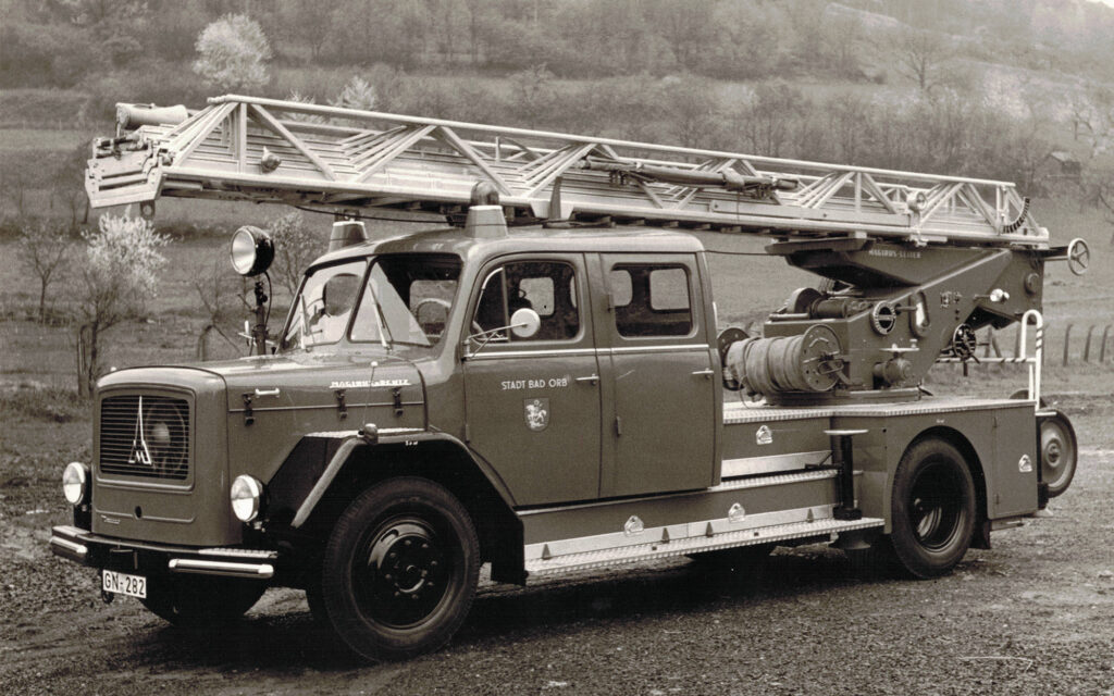 Ehemaliges Fahrzeug - Drehleiter 25 - Freiwillige Feuerwehr Bad Orb